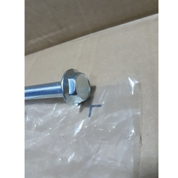 Cốt bánh sau Exciter 135 2011 - 2012 - 2013 - 2014 zin Yamaha / Trục bánh sau Exciter 5 số