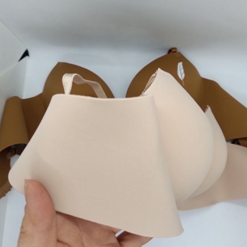 áo lót đúc su A01 có bàn tay nâng đỡ. đệm vừa mặc cảm thấy mạt lạnh vi đeo em tự quay a