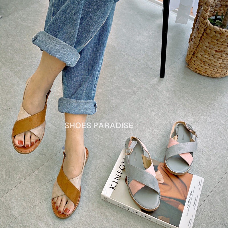 Giày Sandal Nữ Đế Bệt Thời Trang Phối Màu Chéo Shoes Paradise