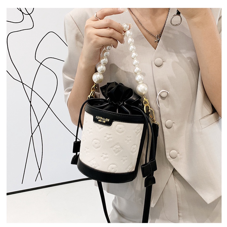 Túi xách nữ mini họa tiết dây ngọc hai màu nâu, đen sang chảnh