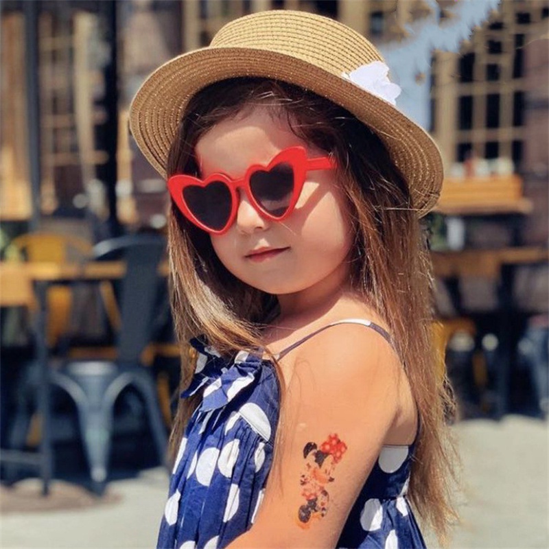 Kính Mát Hình Trái Tim Chống Tia UV Thoải Mái Thời Trang Cho Bé