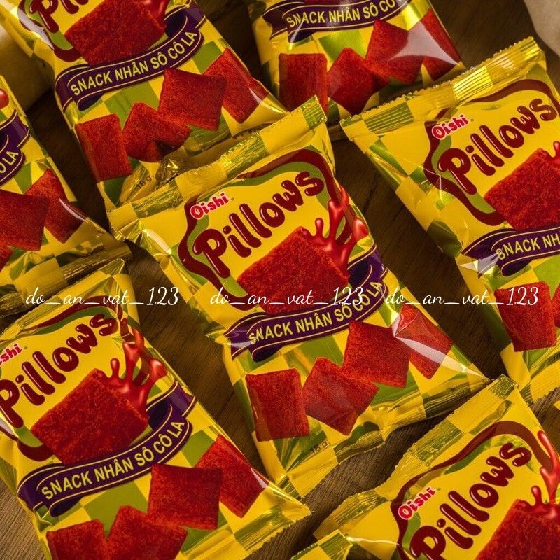 Snack Pillows Oishi, Bánh Xốp Nhân Kem Sữa Dừa, Socola Oishi Gói 18g