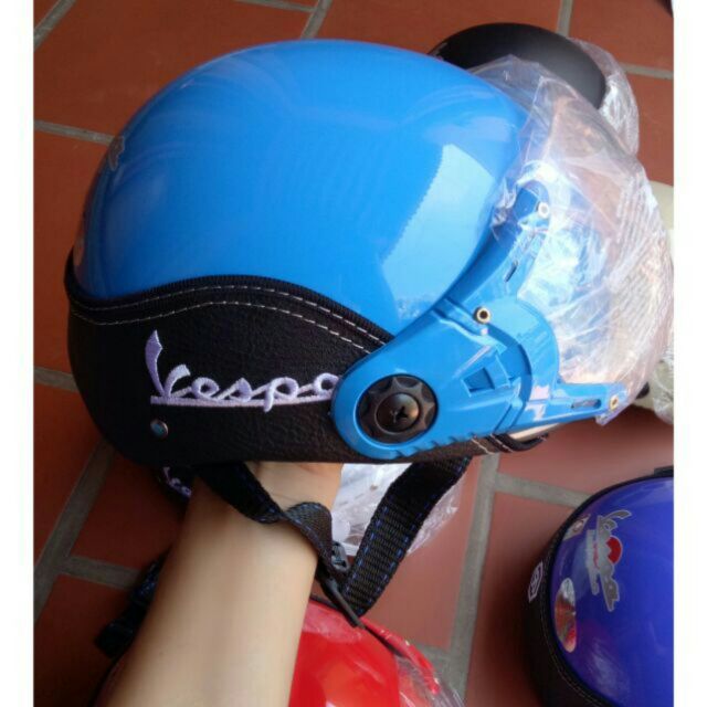 Mũ bảo hiểm Vespa có kính