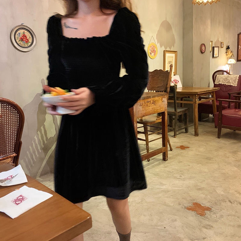 Đầm dài tay cổ vuông màu đen thanh lịch thời trang cho nữ | BigBuy360 - bigbuy360.vn