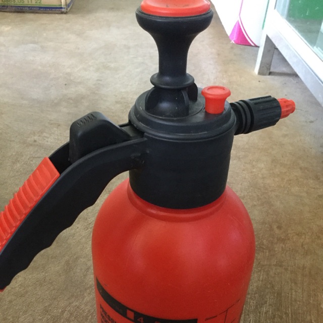 Bình tưới cây 2L
