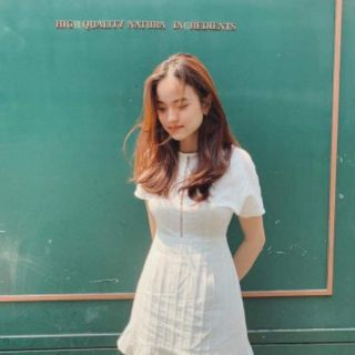 Đầm trắng