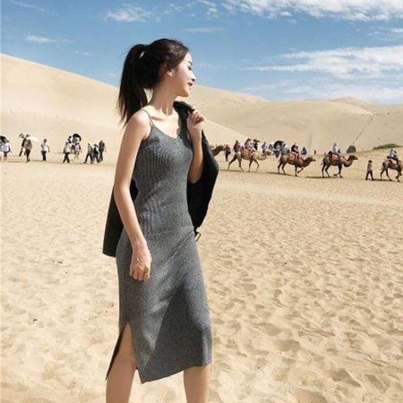 Váy hai dây dệt kim xẻ tà