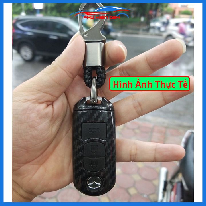 Ốp vỏ bọc chìa khóa xe Mazda CX5 2015-2016-2017-2018-2019 sợi nhựa cacbon kèm móc treo Inox