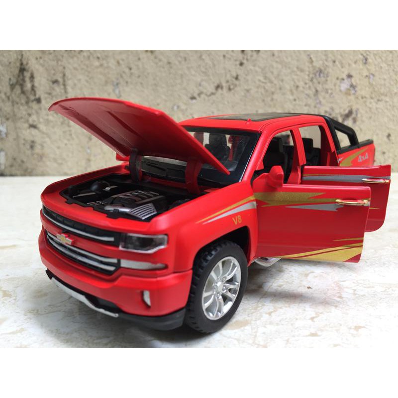 Mô hình xe Chevrolet SILVERADO 1500 2020 1:32