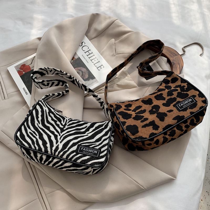 [Mã FASHIONCB264 giảm 10K đơn bất kỳ] Túi Đeo Chéo Họa Tiết Da Báo Thời Trang Dễ Phối Đồ