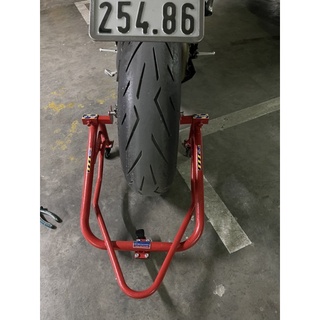 Ben nâng xe 1 gắp