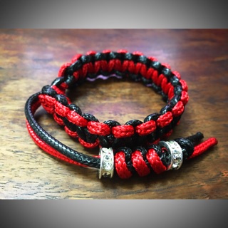 Vòng tay sinh tồn Paracord Mad Max (Bra 002) đỏ đen
