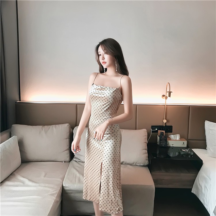 Đầm nữ hai dây dáng ôm midi Emilyshop