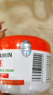 Kem massage mặt dưỡng da giữ ẩm Vitamin E