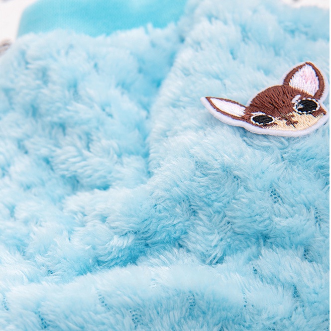 Áo len giữ ấm cho thú cưng