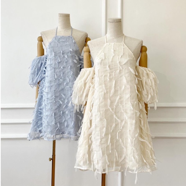 [Ảnh thật] Đầm lông vũ cổ yếm tay phồng tua rua