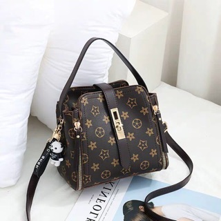 Túi LV khoá sườn