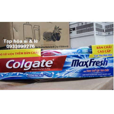 Kem đánh răng Colgate Maxfresh hương Bạc hà 225g tặng bàn chải đánh răng