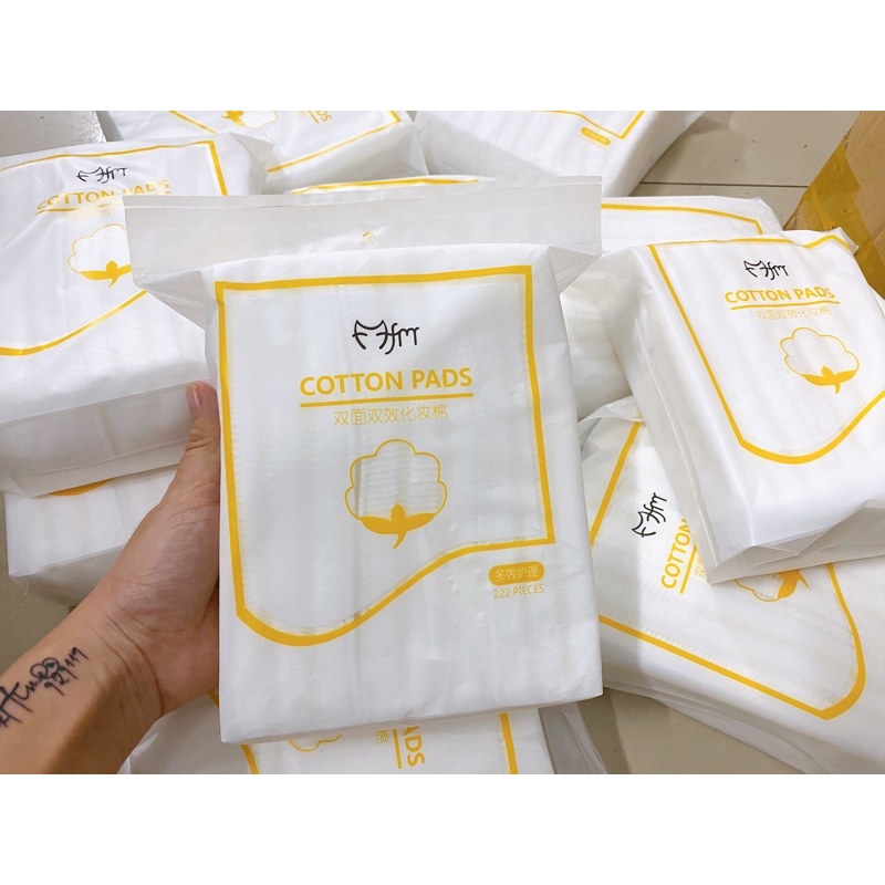 Bông tẩy trang FM Cotton Pad bịch 222 miếng.