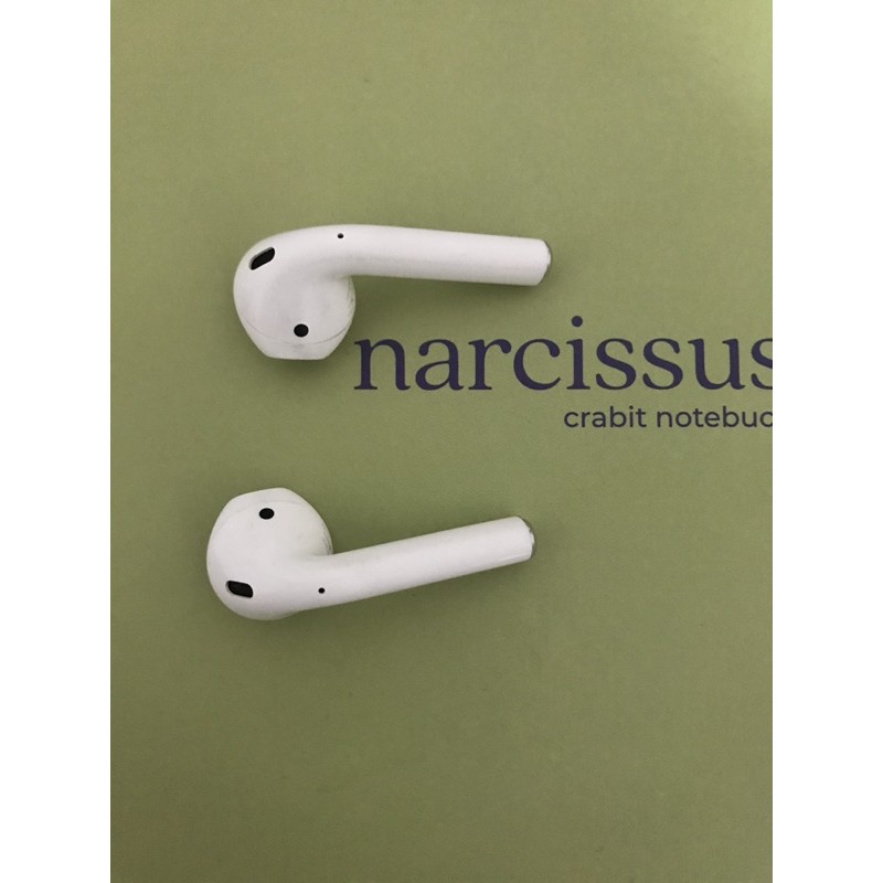 Airpods 2 cũ xước dăm còn BH 1 tháng