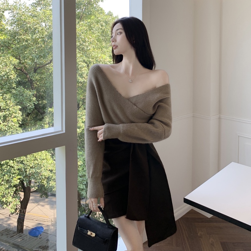 áo len cổ chữ V dài tay + chân váy lưng cao thời trang nữ