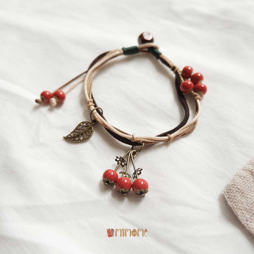Vòng gốm cói cherry đỏ | BigBuy360 - bigbuy360.vn