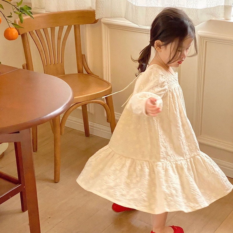 VÁY BÉ GÁI, ĐẦM TRẺ EM ,VÁY CHO BÉ DÁNG DÀI TAY VẢI THÊU TAY HÌNH HOA CỰC SANG ( v22132)