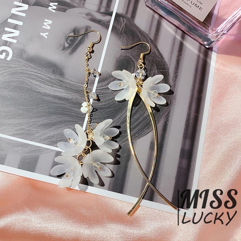 Khuyên tai nữ kiểu dáng không đối xứng thời trang cá tính