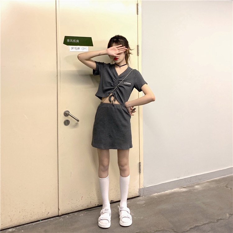 Bộ Áo Lụa Ngắn Tay + Chân Váy Lưng Cao Xinh Xắn Dành Cho Nữ | BigBuy360 - bigbuy360.vn