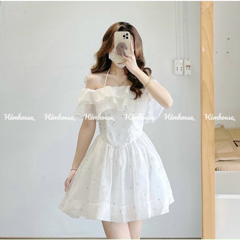 ĐẦM HOA TRẮNG RỚT VAI BÈO TẦNG