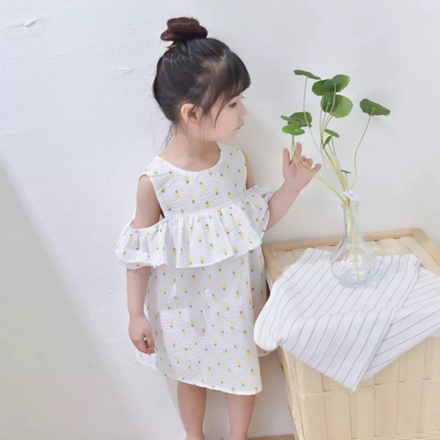 Váy trễ vai bé gái