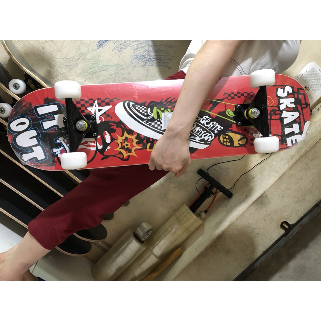 Ván trượt Skateboard SIÊU HẠNG Cao Cấp Mặt Nhám ĐEN Bánh Cao Su CONG 2 ĐẦU TRICK