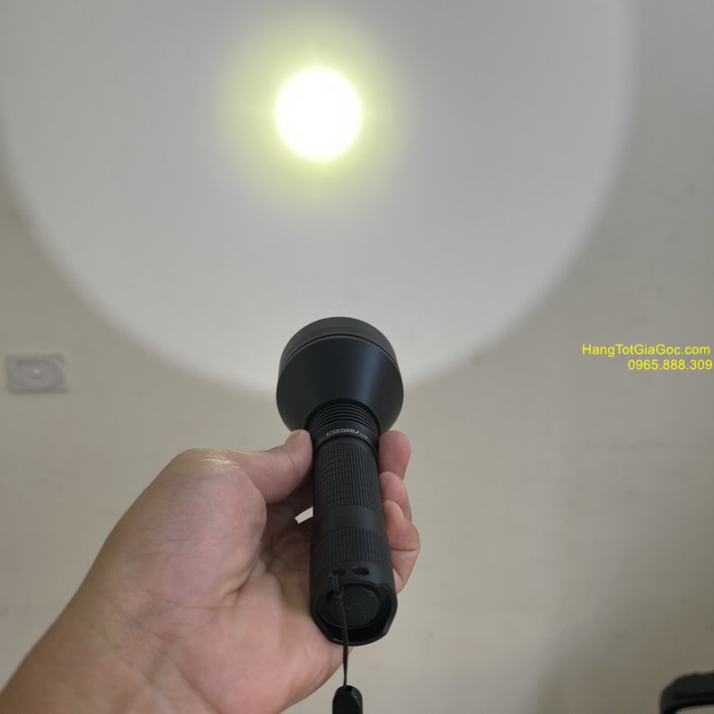 Đèn pin Convoy L21B pha to chiếu cực xa, bóng led SST40 siêu sáng (DP192)