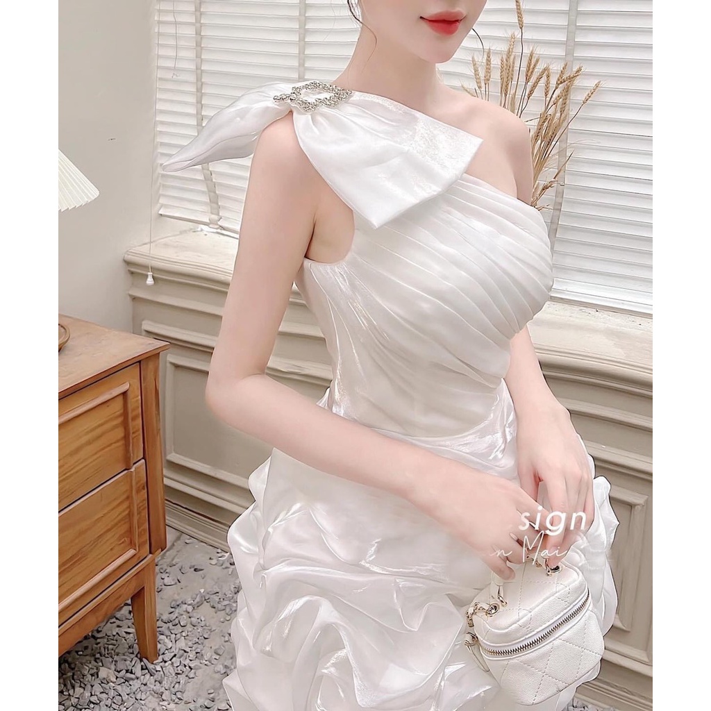 ĐẦM LỆCH NƠ VAI TƠ ÁNH NHŨ BÈO DÁNG BÍ