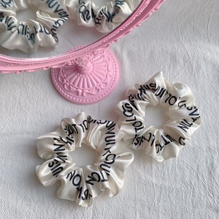 Cột tóc scrunchies vải lụa satin chữ LV trắng đen