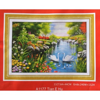 Tranh thêu chữ thập đồng hồ