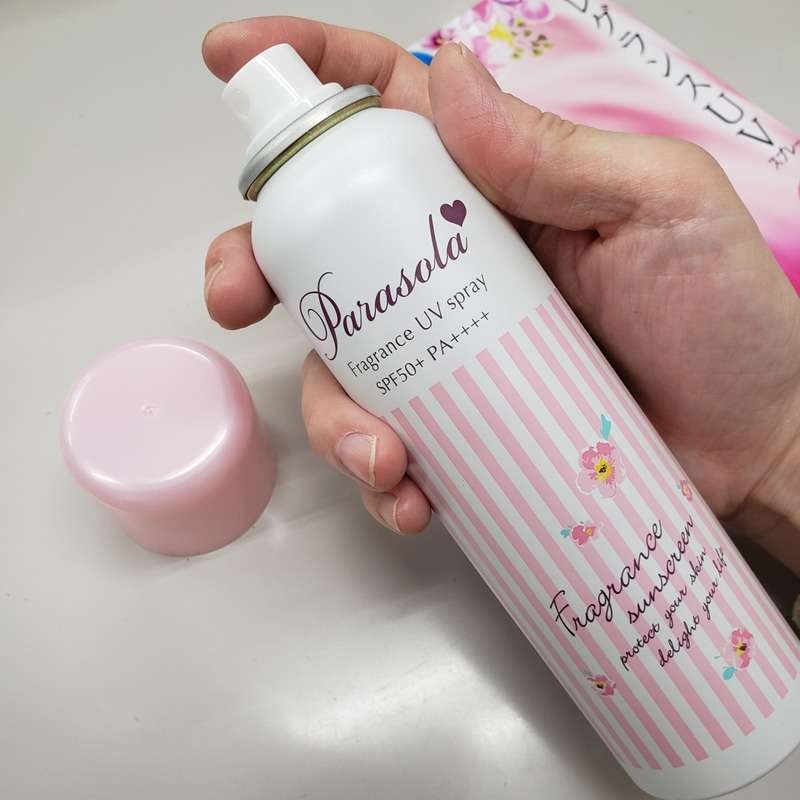 Xịt chống nắng trắng da và chống sạm Parasola Essence in UV Cut Spray SPF50+ PA++++ Nhật Bản