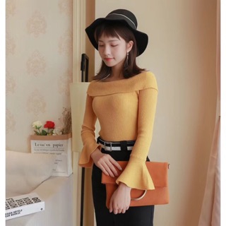 Áo len ôm trễ vai tay loe