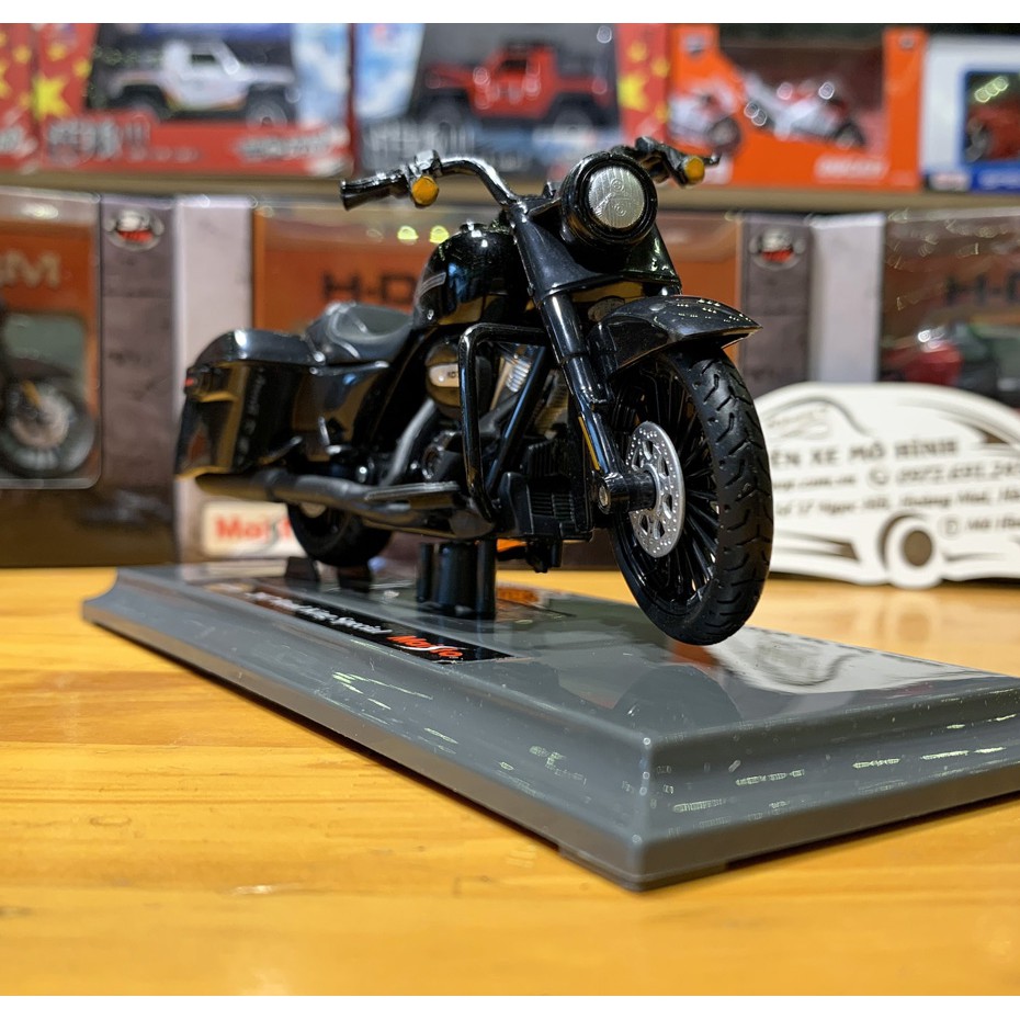 Mô hình xe HARLEY ROAD KING 2017 tỉ lệ 1:18 hãng Maisto