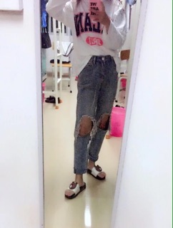 Quần jean rách gối cool ngầu