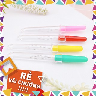 Dụng cụ xỏ chỉ vào kim cực dễ dàng và tiện lợi