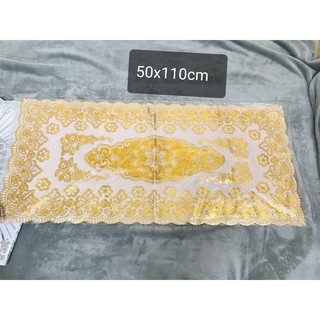 Khăn ren trải bàn dưới kính