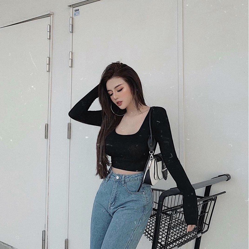 Áo croptop cổ vuông tay dài, hình thật áo đỏ