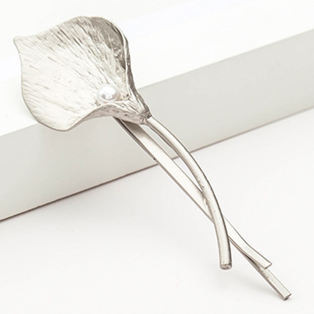 Kẹp tóc đính hoa và ngọc trai giả thanh lịch dành cho nữ