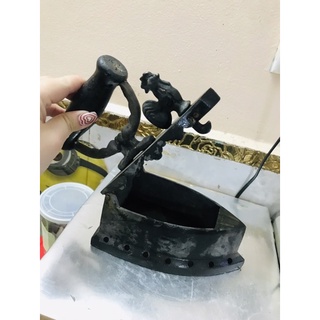 BÀN ỦI CON GÀ CŨ