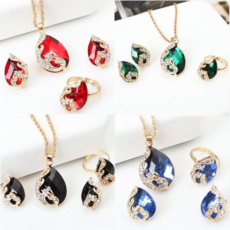 Korean Peacock Crystal Necklace Set Jewelry