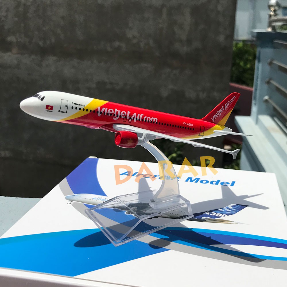 [Mã TOYDEC hoàn 20K xu đơn 50K] Mô Hình Máy Bay VietJet Air đúc Kim Loại có kèm đế trưng bày, trang trí bàn làm việc