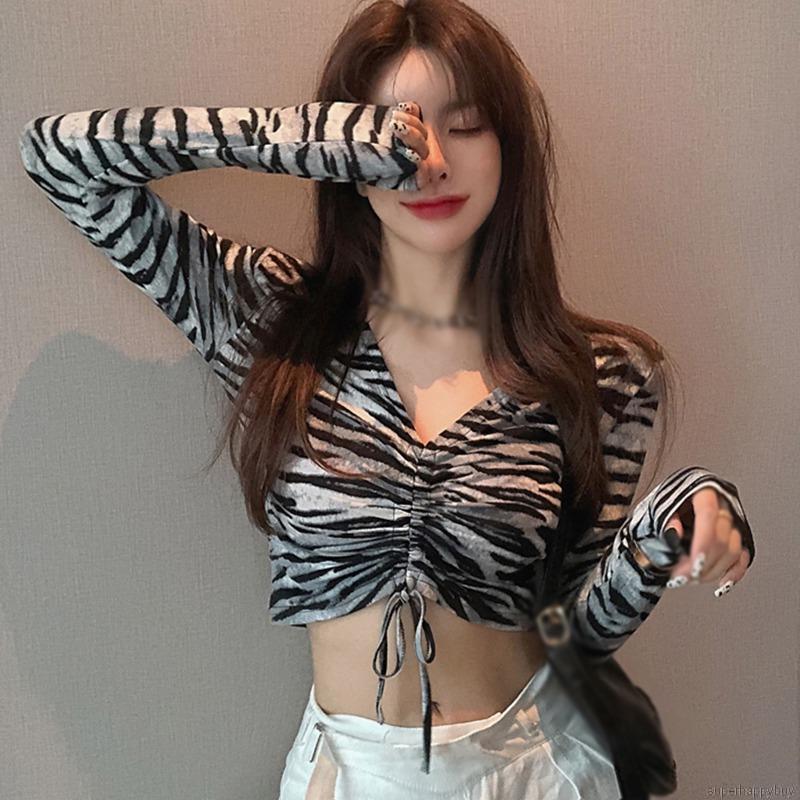 Áo croptop tay dài in họa tiết ngựa vằn cổ chữ V quyến rũ