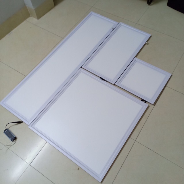 Đèn Panel 300x300mm công suất 18W 90 chip LED sơn tĩnh điên