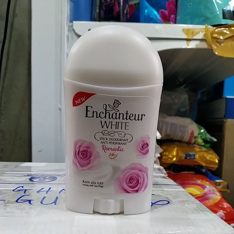 Sáp khử mùi Enchanteur White Romantic 40g | BigBuy360 - bigbuy360.vn